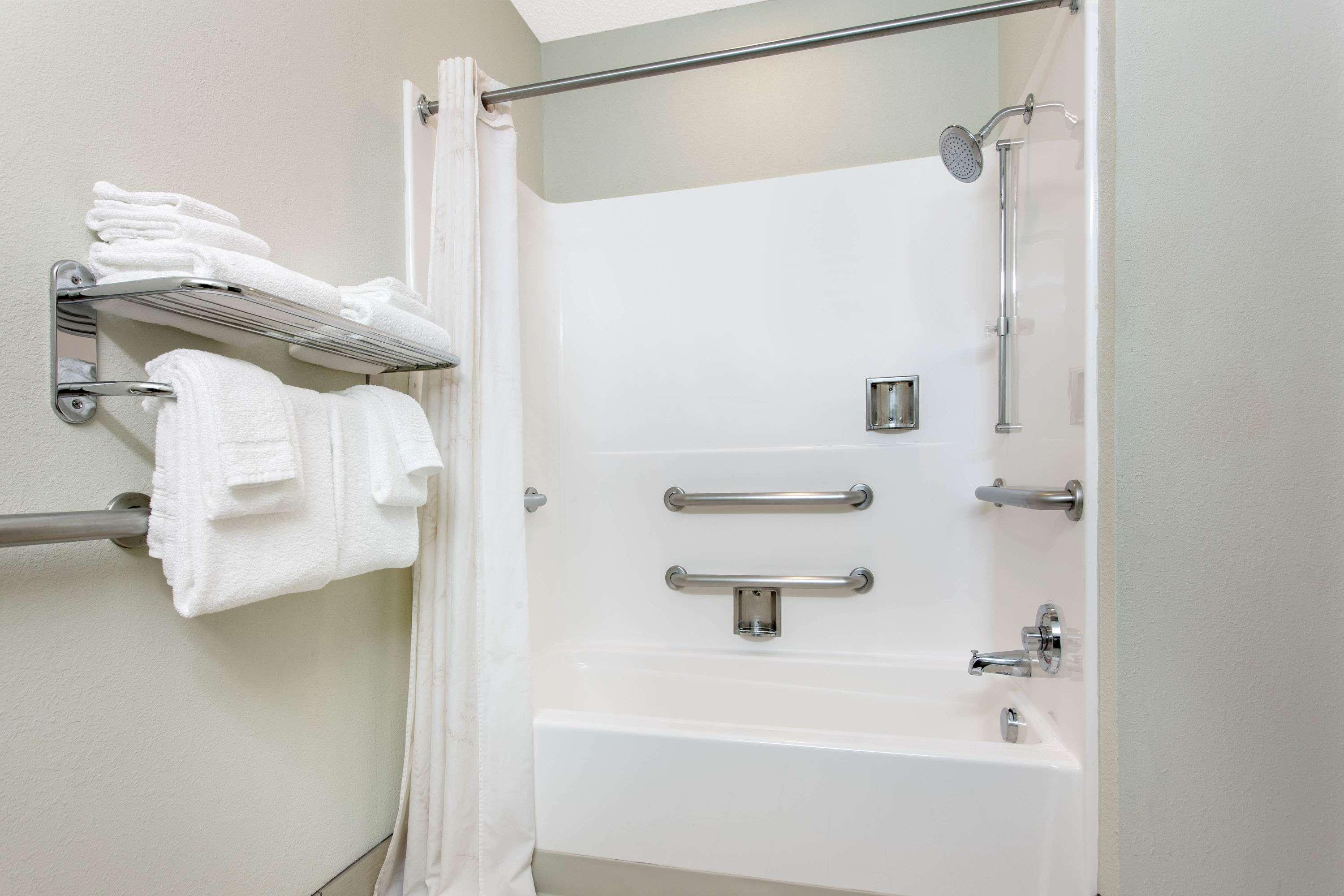 Microtel & By Wyndham Lillington/campbell Hotel